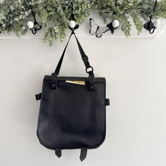 Willie and Max Black Leather Saddlebag Motorcycle CP - Picture 4 of 6